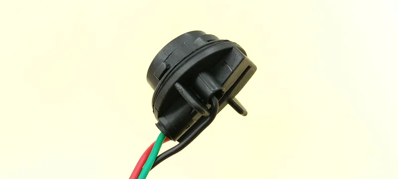 جا لامپ خودرو سه فیش