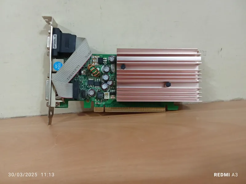 کارت گرافیک 256 مگ مدل NVIDIA 7200GS