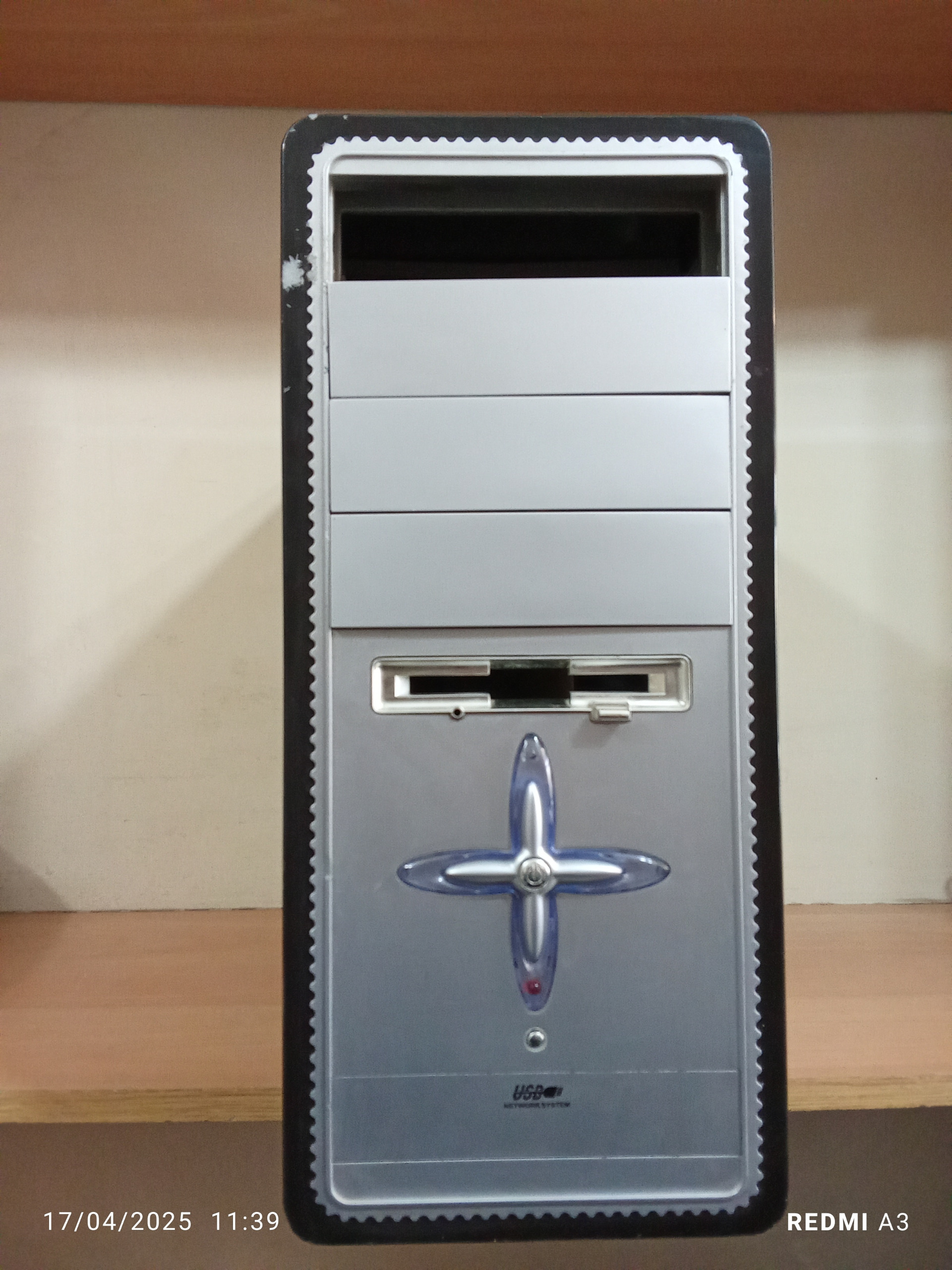 قوطی کیس نقره ای کد K-T-88(تر و تمیز)