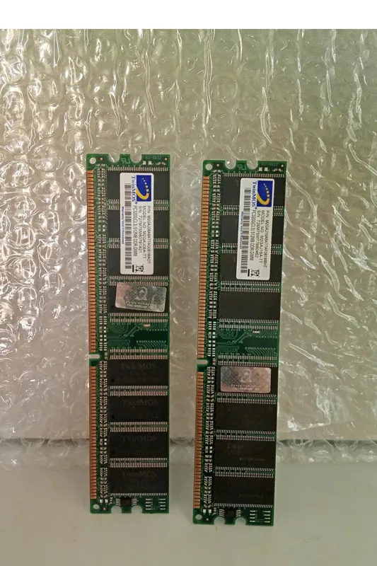 بسته2عدد رم 512مگ DDR باس400 برند TWINMOS-کمیاب