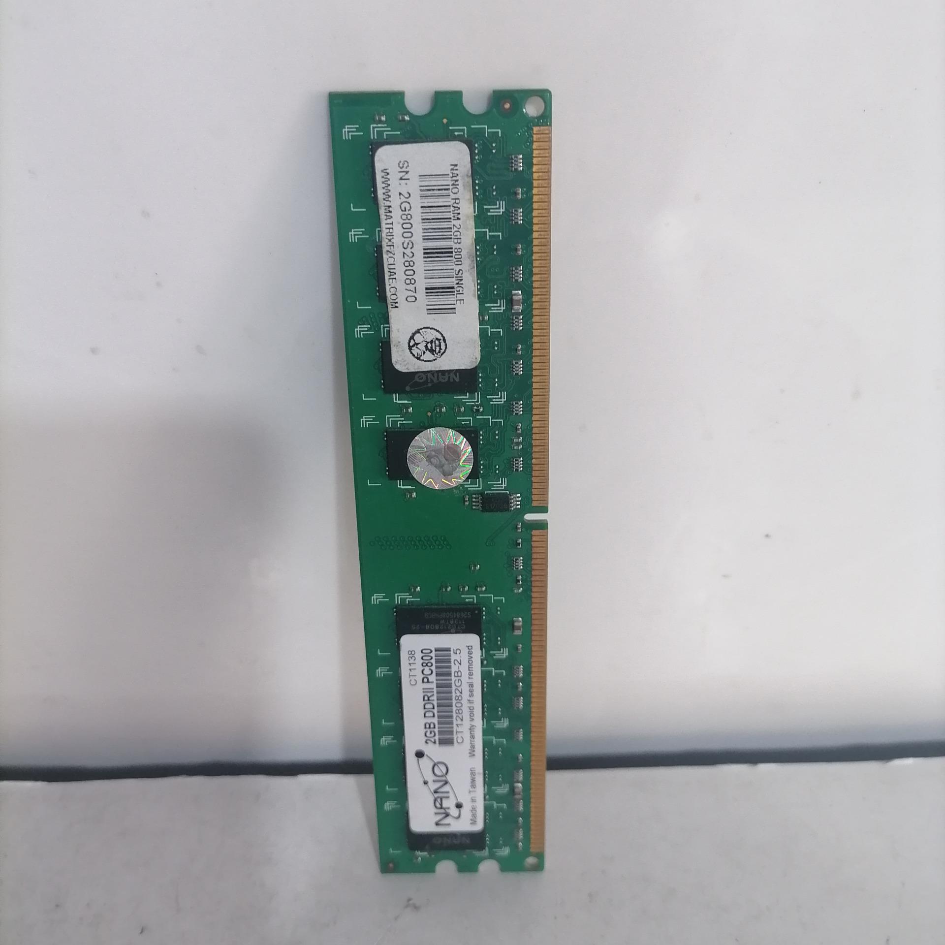 یک عدد رم 2 گیگ DDR2 NANO