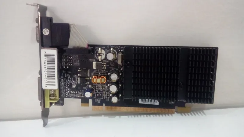 گرافیک256 مگ NVIDIA GFORCE 7300-دارای دو هیت سینک