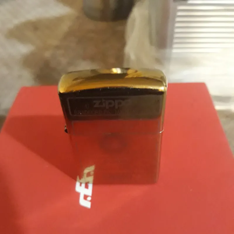 فندک زیپو سری A کاملا"سالم تک هندل