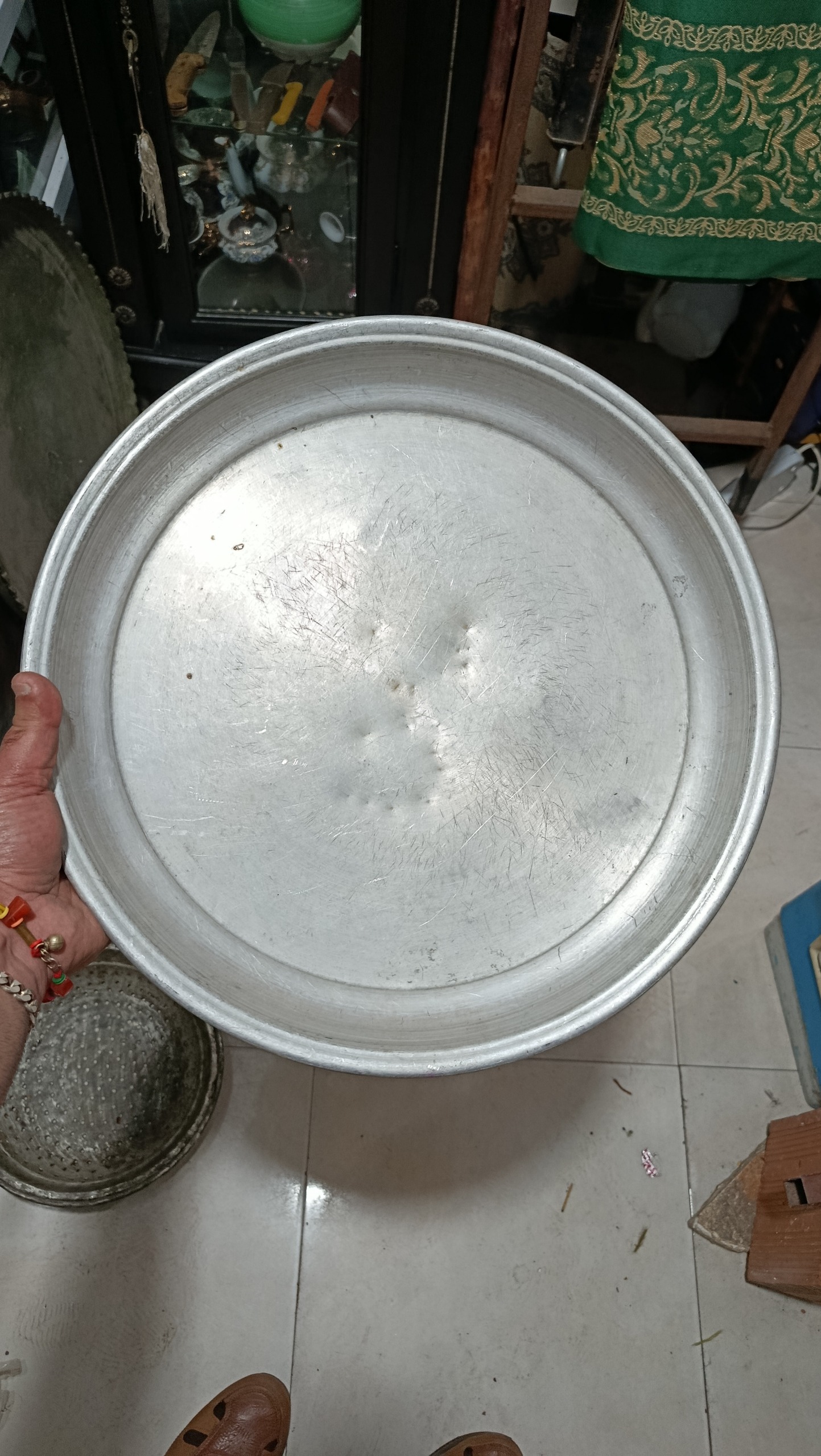 سینی گرد قدیمی روی