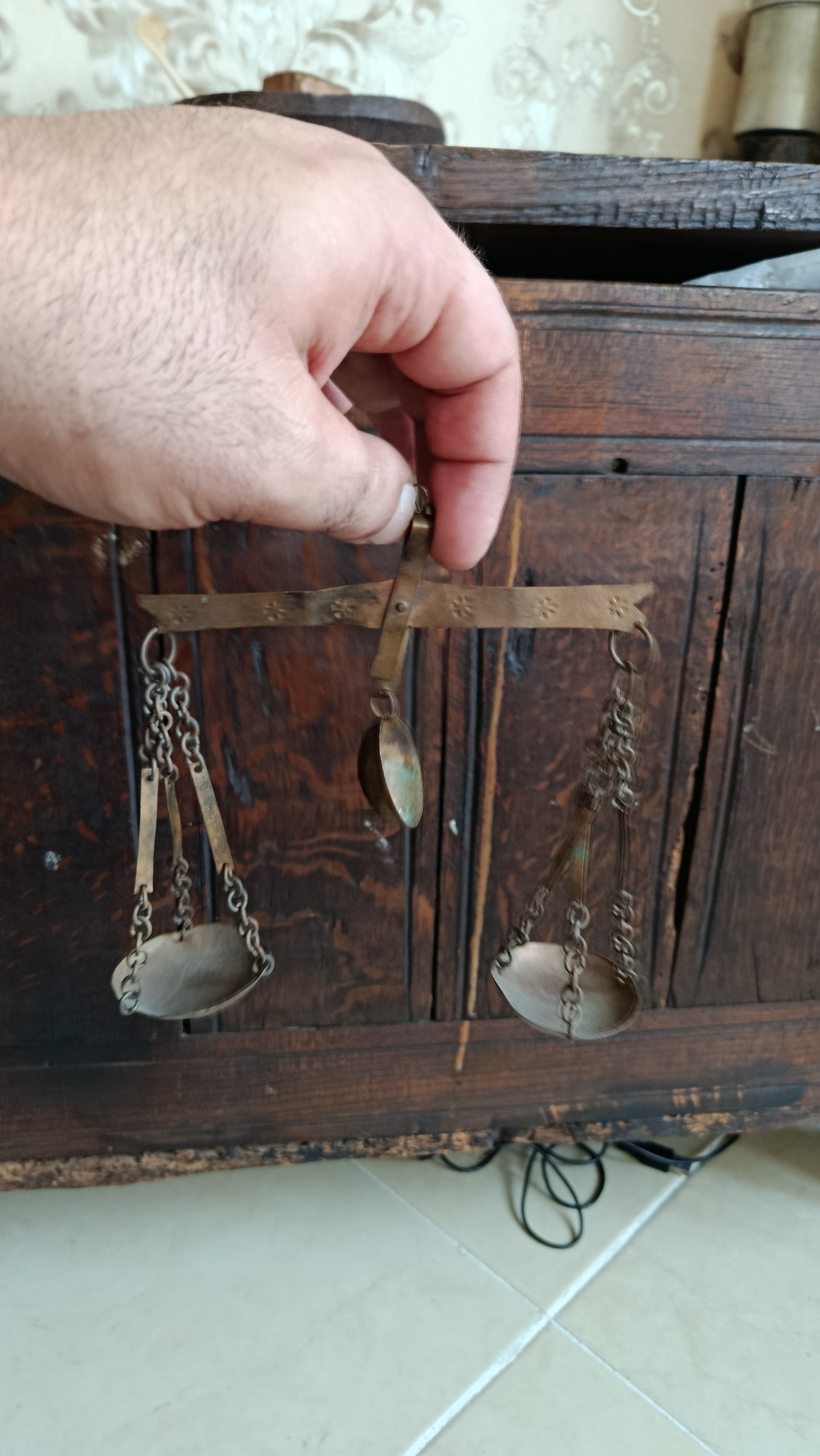 ترازو کفه ای مسی قدیمی