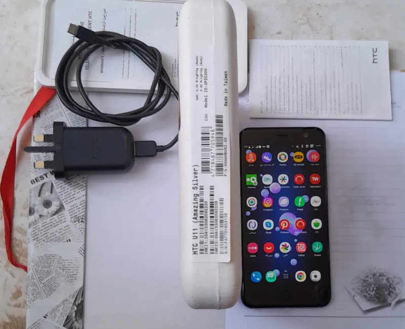 گوشی پرچم دار نایاب فول پرمیوم تایوان اصل Htc U11