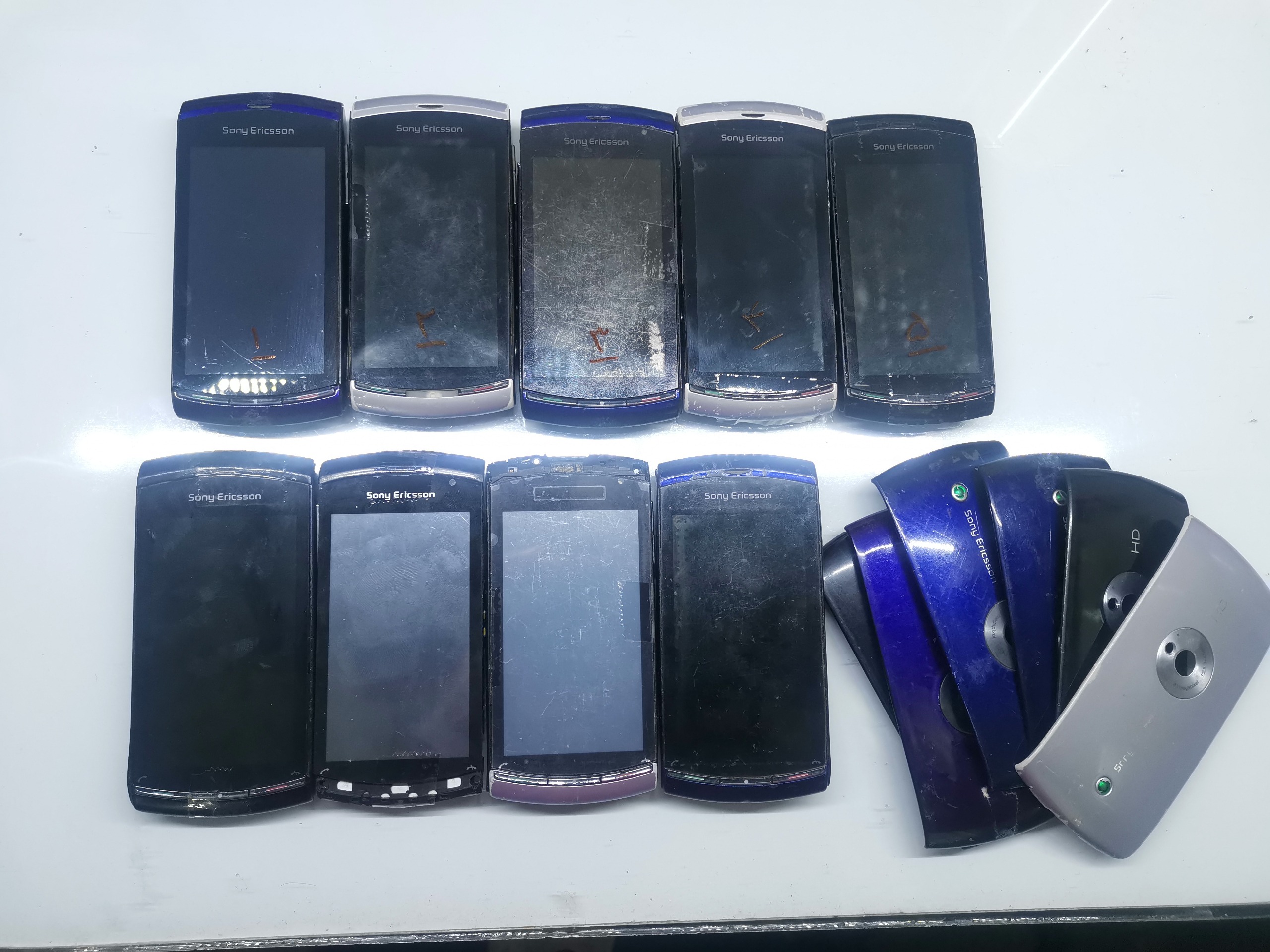 9 عدد گوشی سونی اریکسون ویواز U5i (توضیحات)