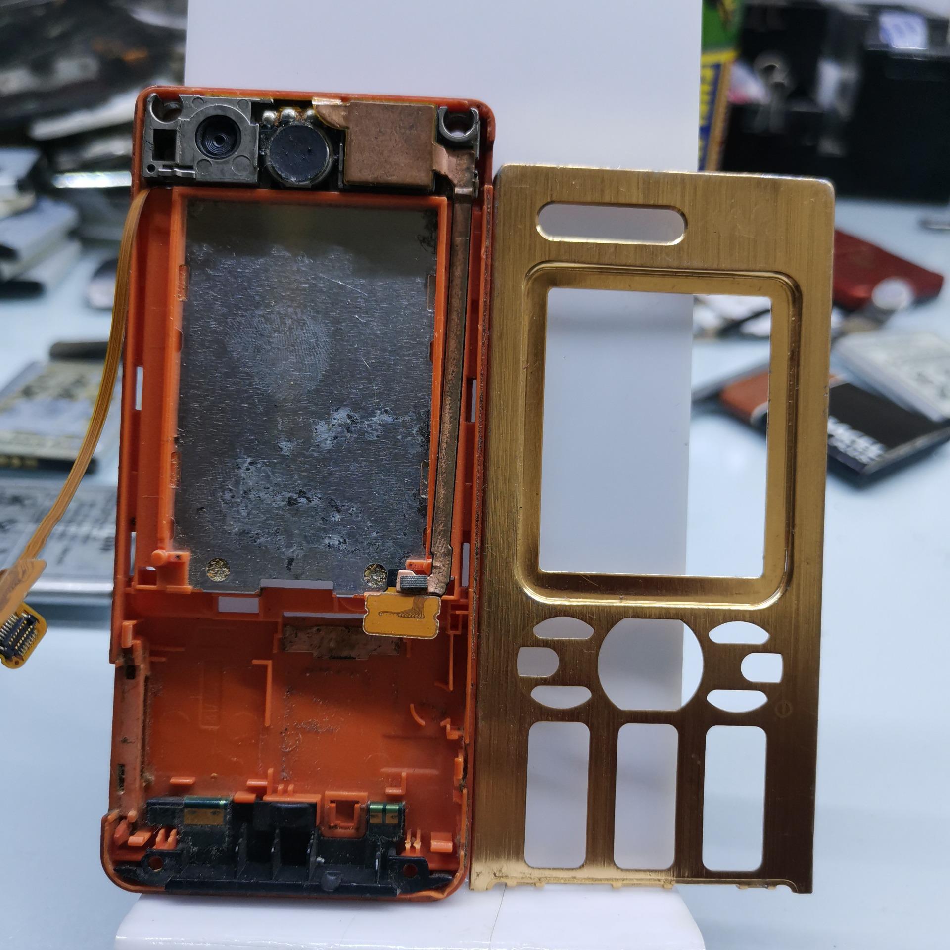 قطعات و شاسی فابریکی w880 سونی اریکسون