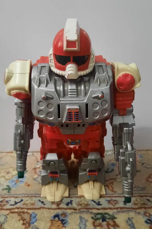 ربات آدم آهنی قدیمی لطفاتوضیحات خوانده شود