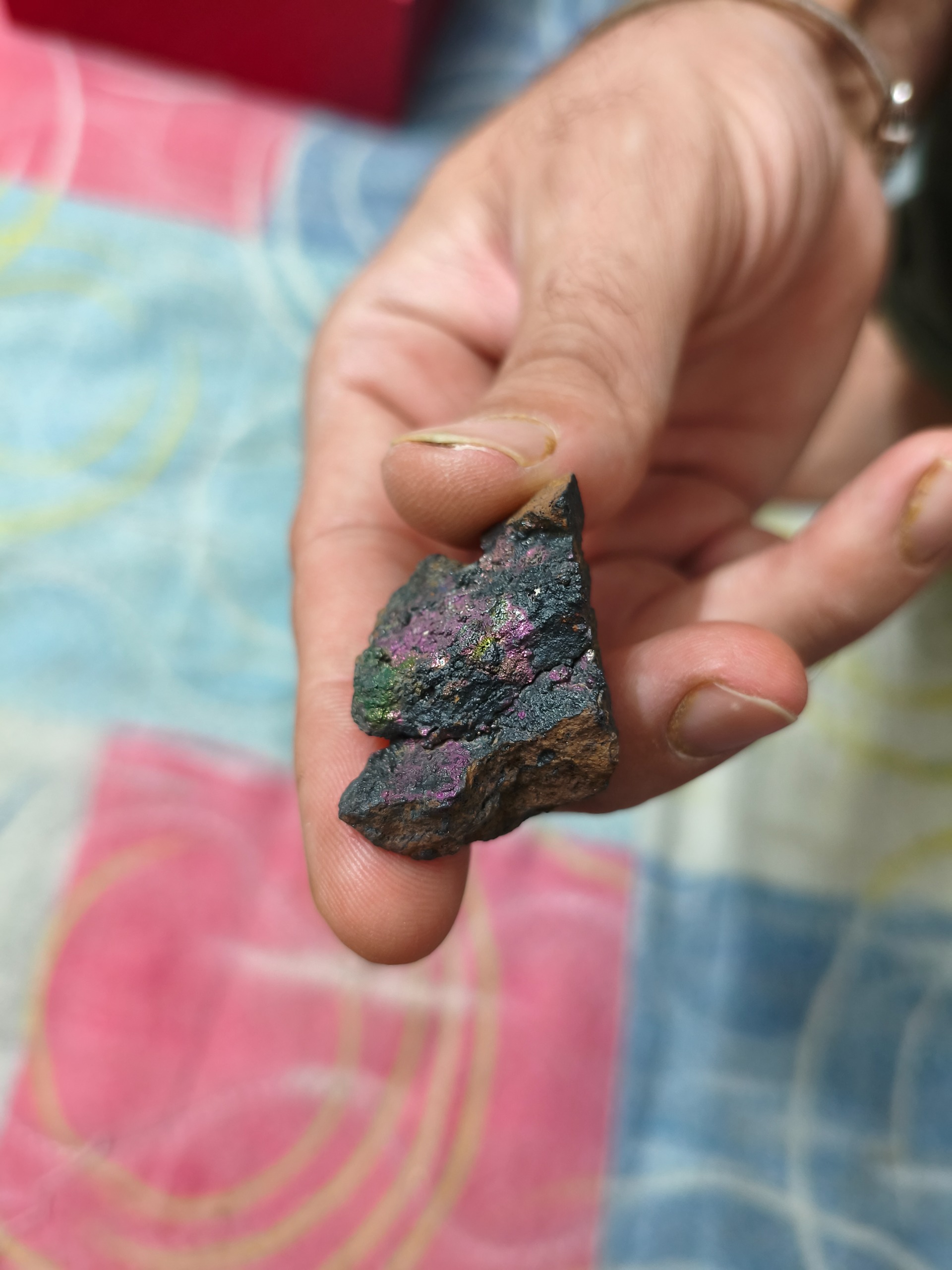 سنگ تراش نخورده و کاملا طبیعی