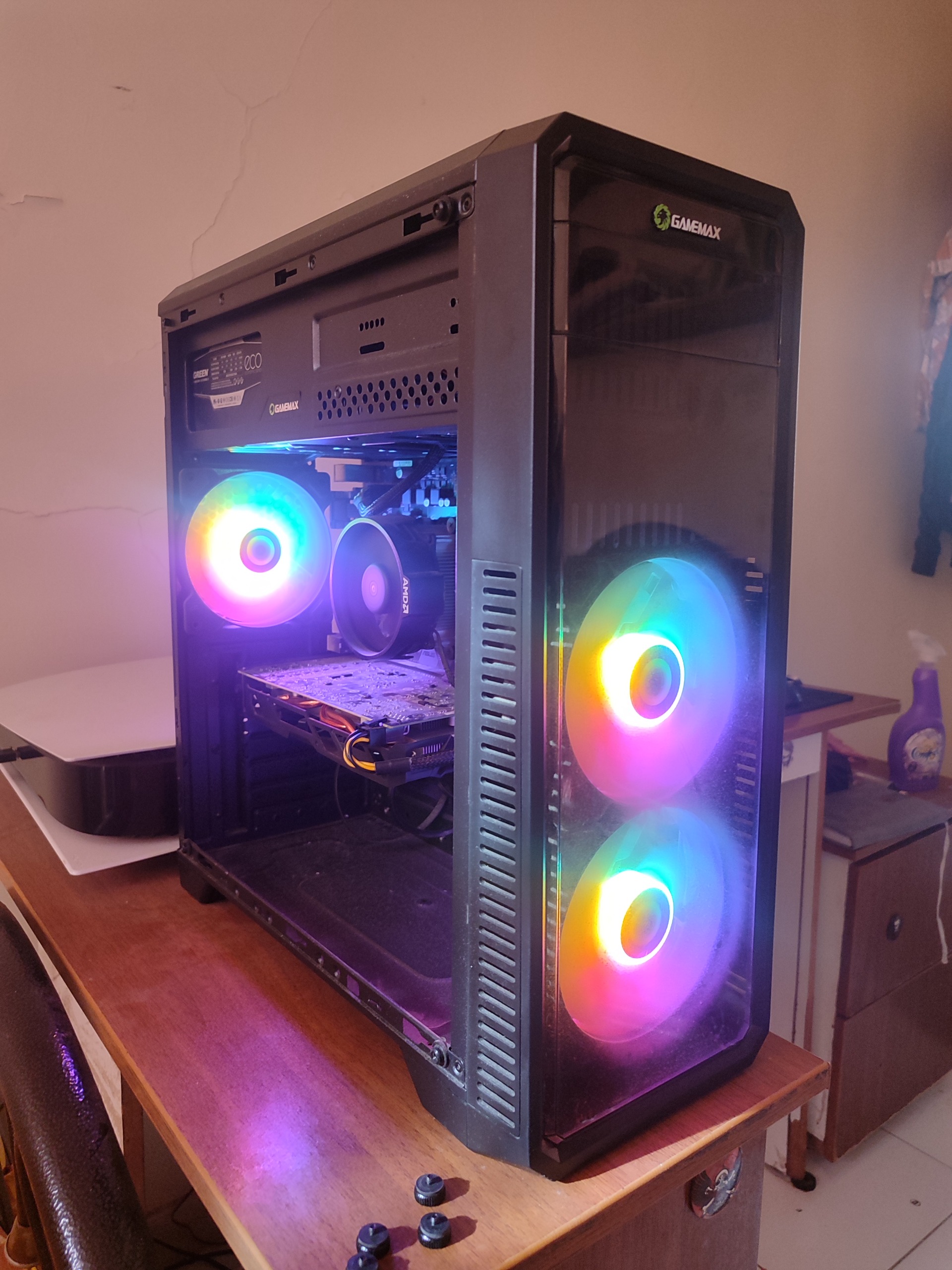 کیس گیمینگ 6 هسته ای، رم 16، گرافیک 8 گیگ