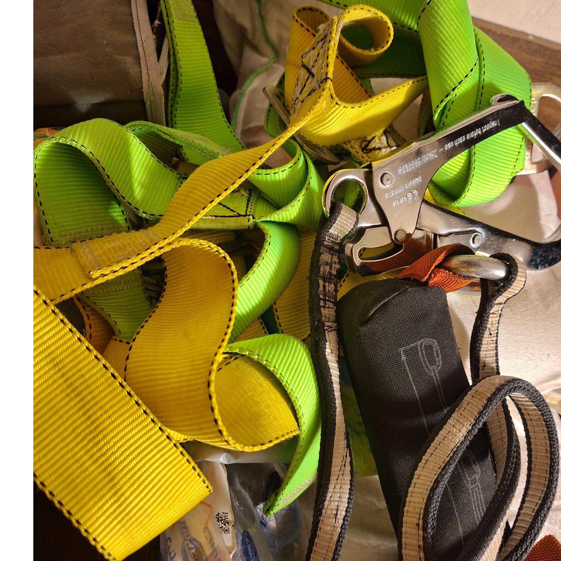 هارنس(کمربند کار در ارتفاع) و لنیارد