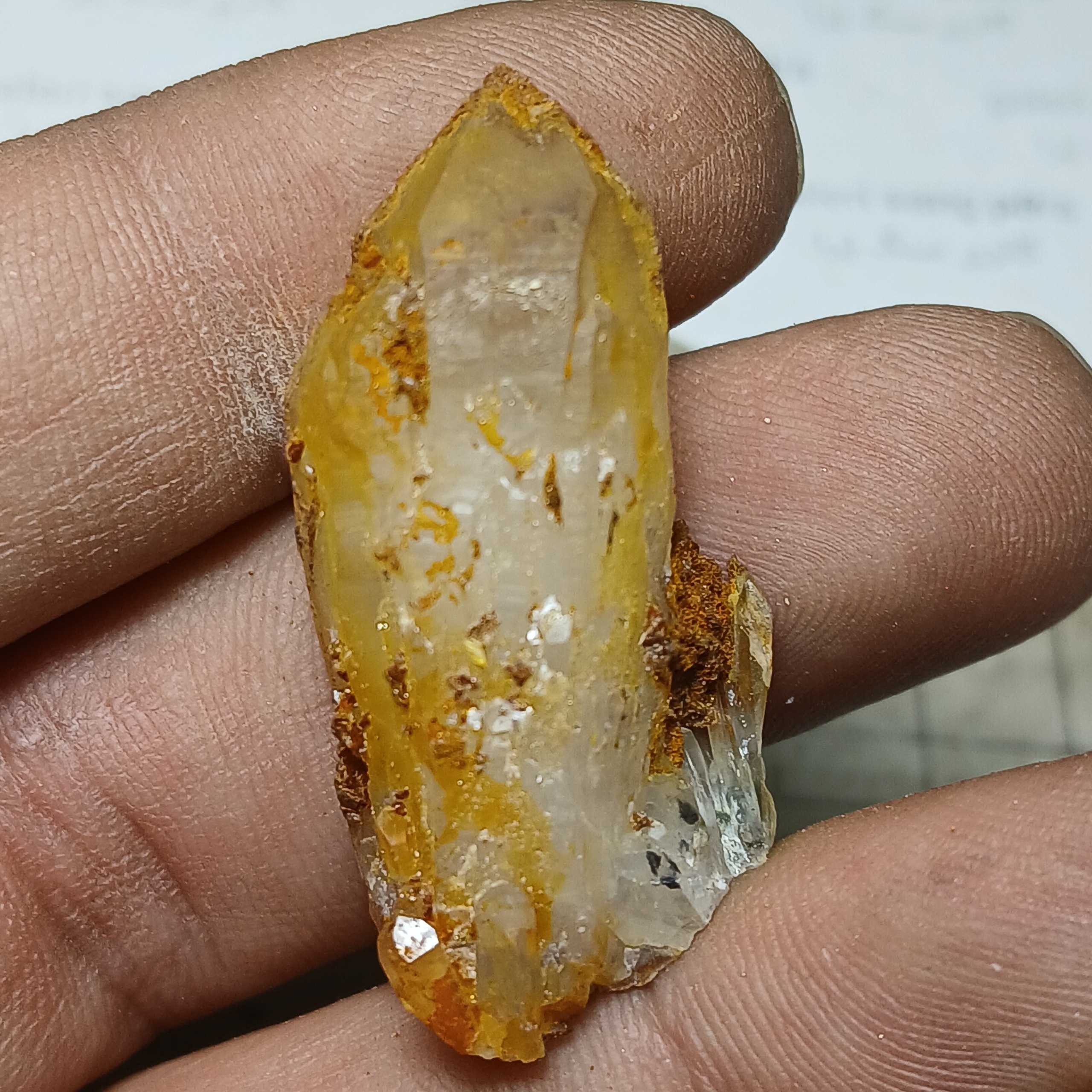 کوارتز تک بلورکد26_ ابعاد3/5سانت