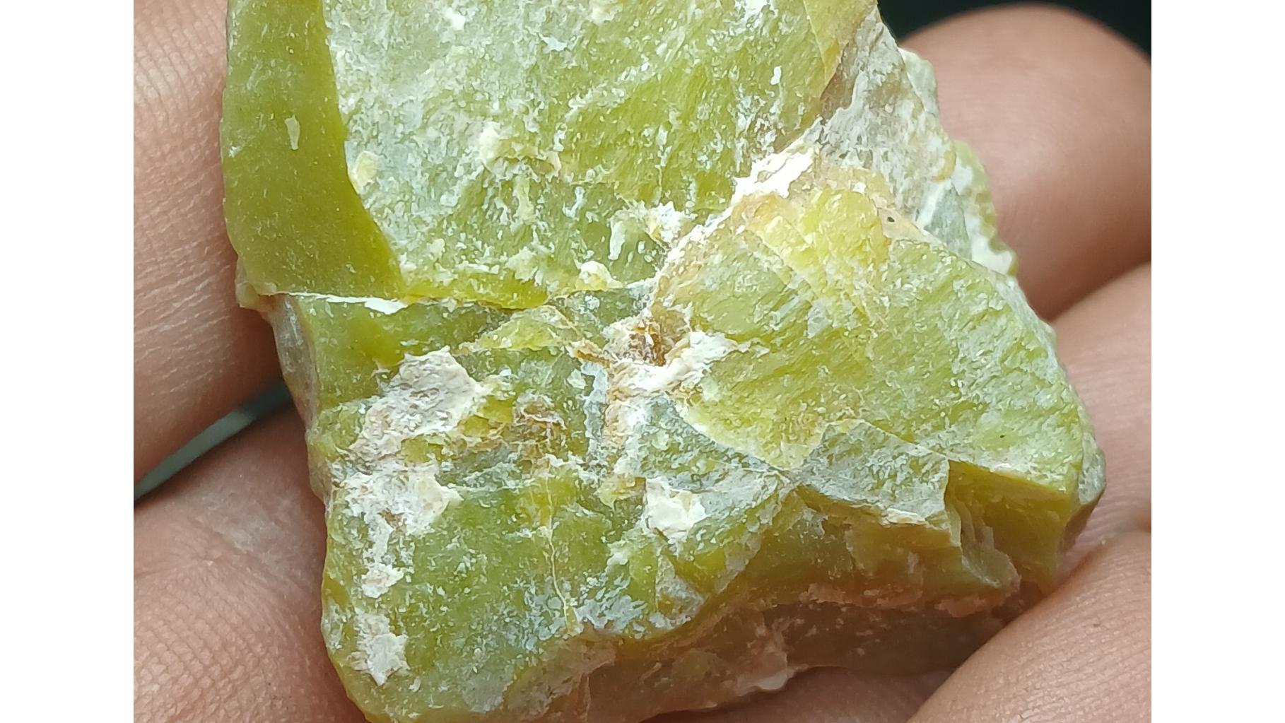 یشم (سرپانتین) کد16_ ابعاد4×3سانت