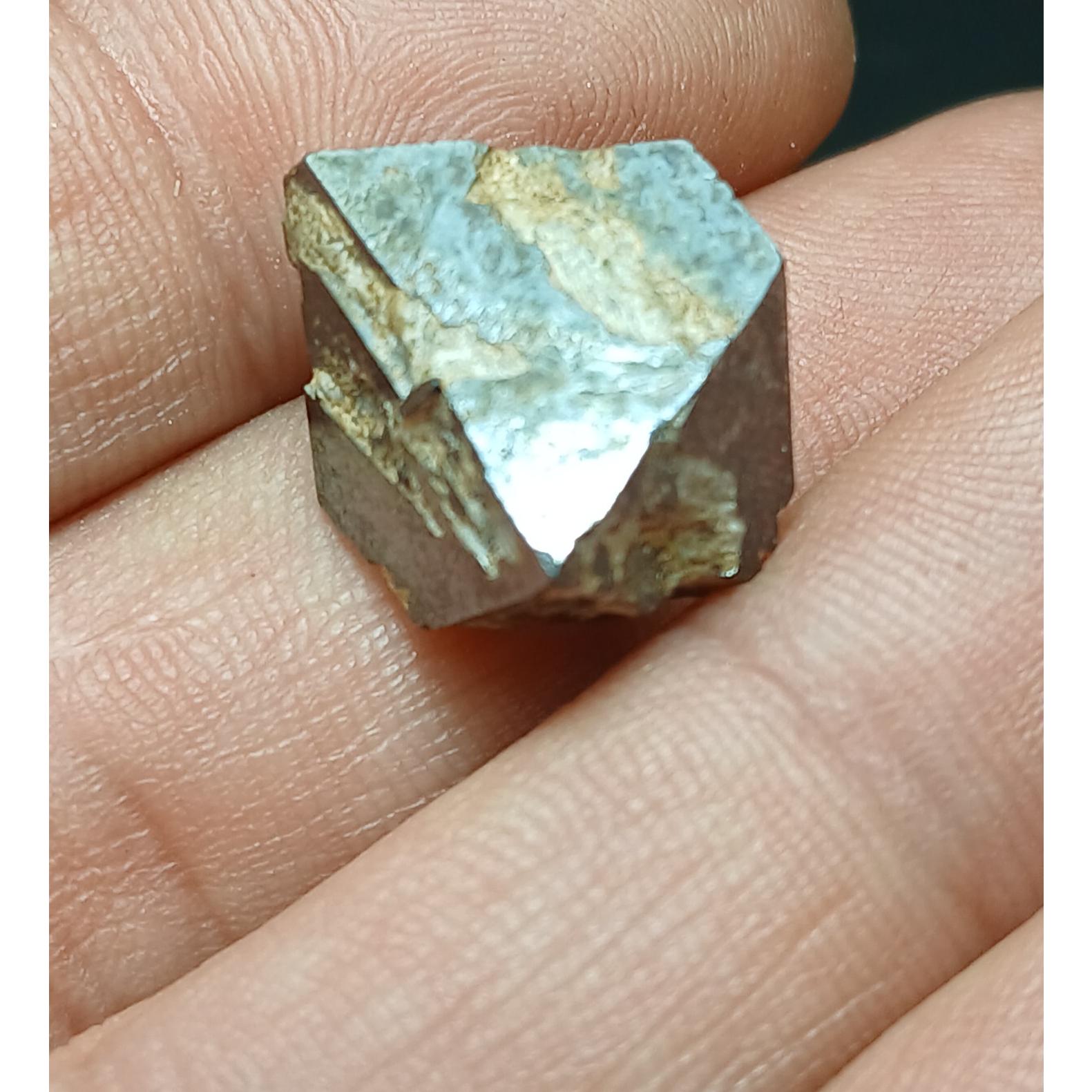 مگنتیت نمونه خاص کد15 _ابعاد2سانت