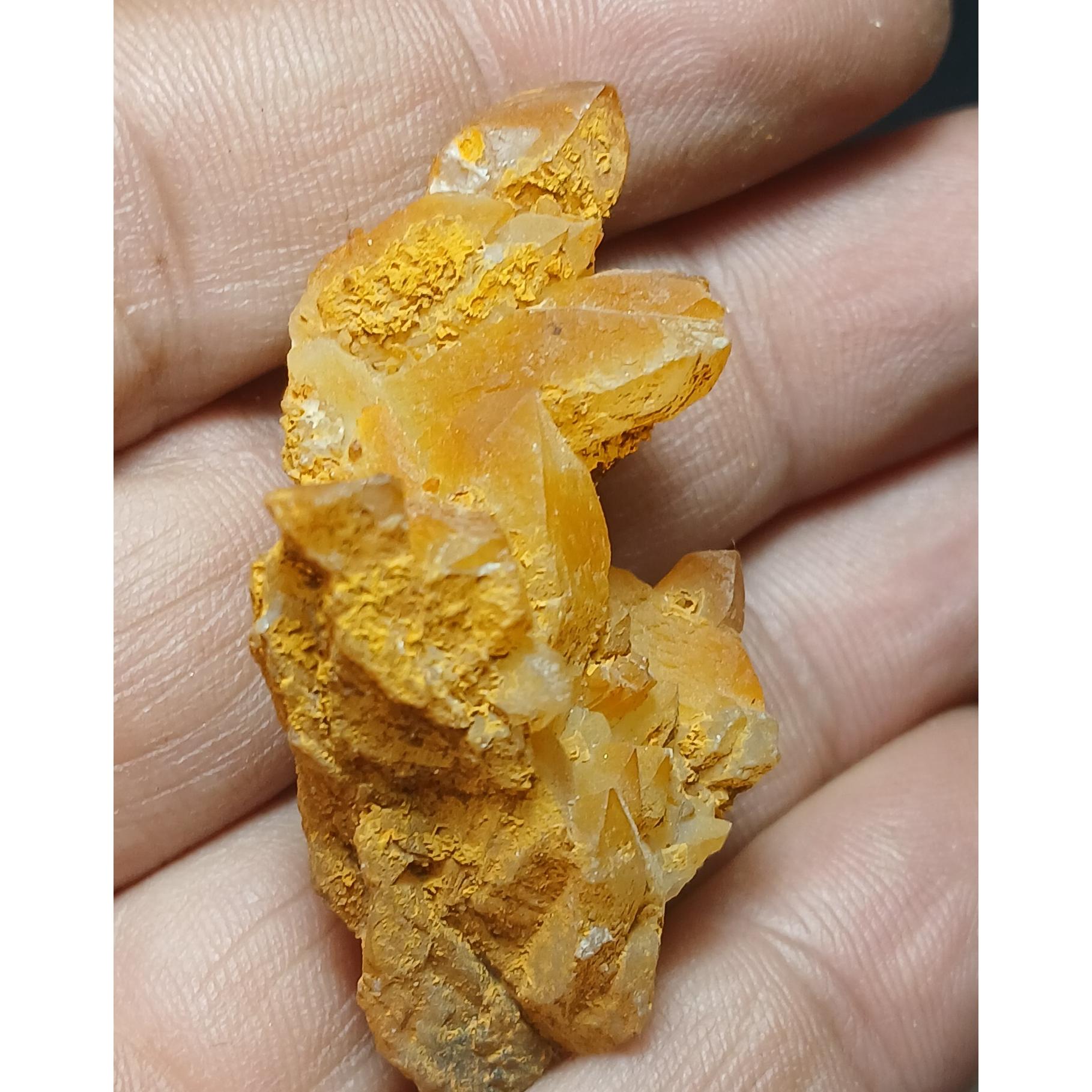 کوارتز هماتوئیدی کد4_ ابعاد4×2سانت