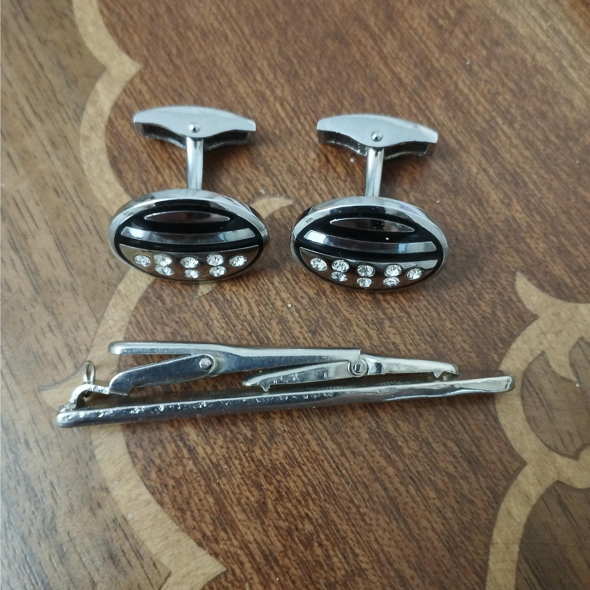 دگمه سر دست و گیره کراوات