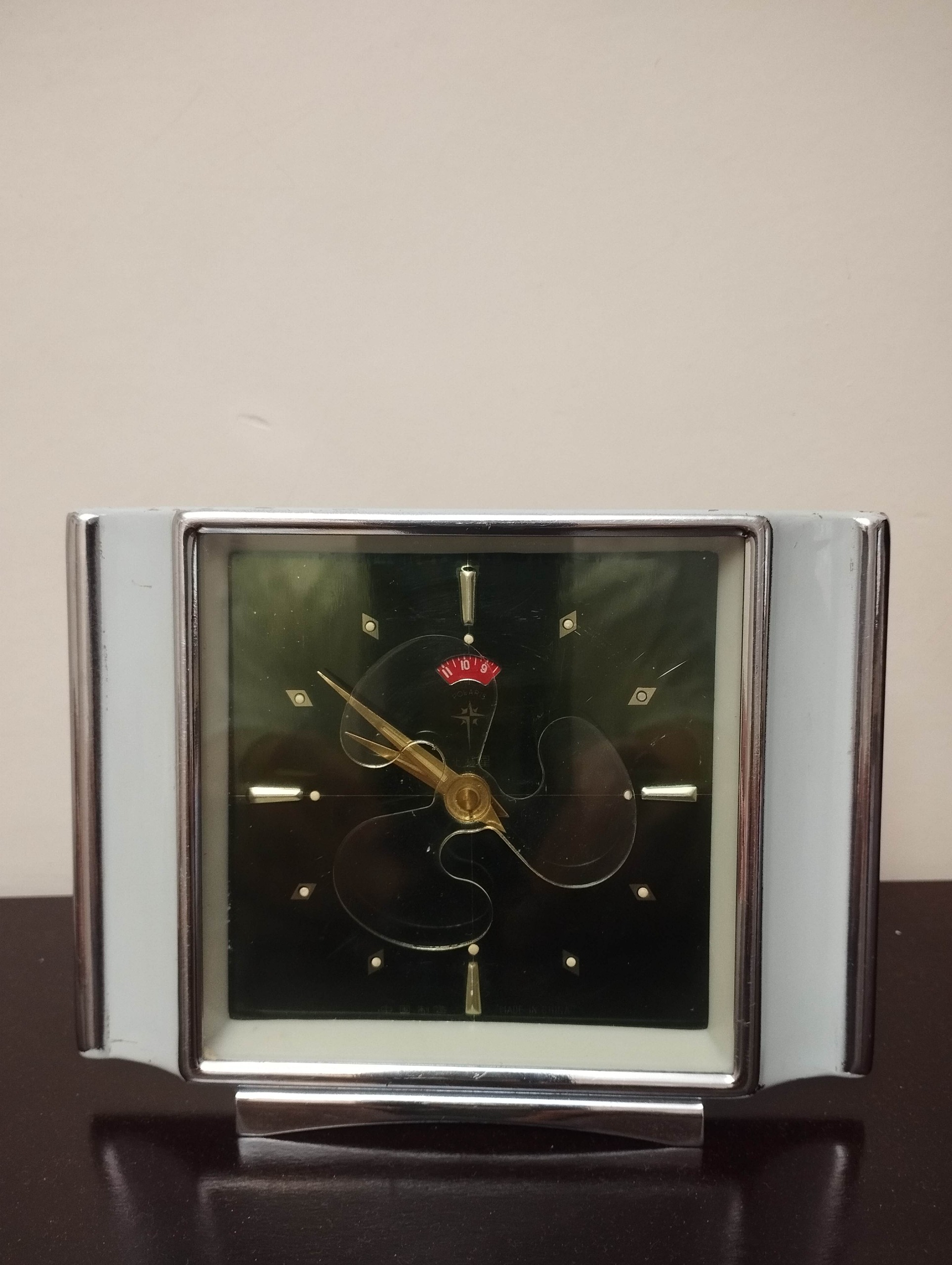 ساعت رومیزی قدیمی