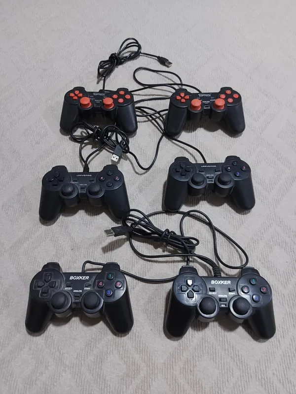 دسته بازی کامپیوتر  قیمت برای 3 جفت است