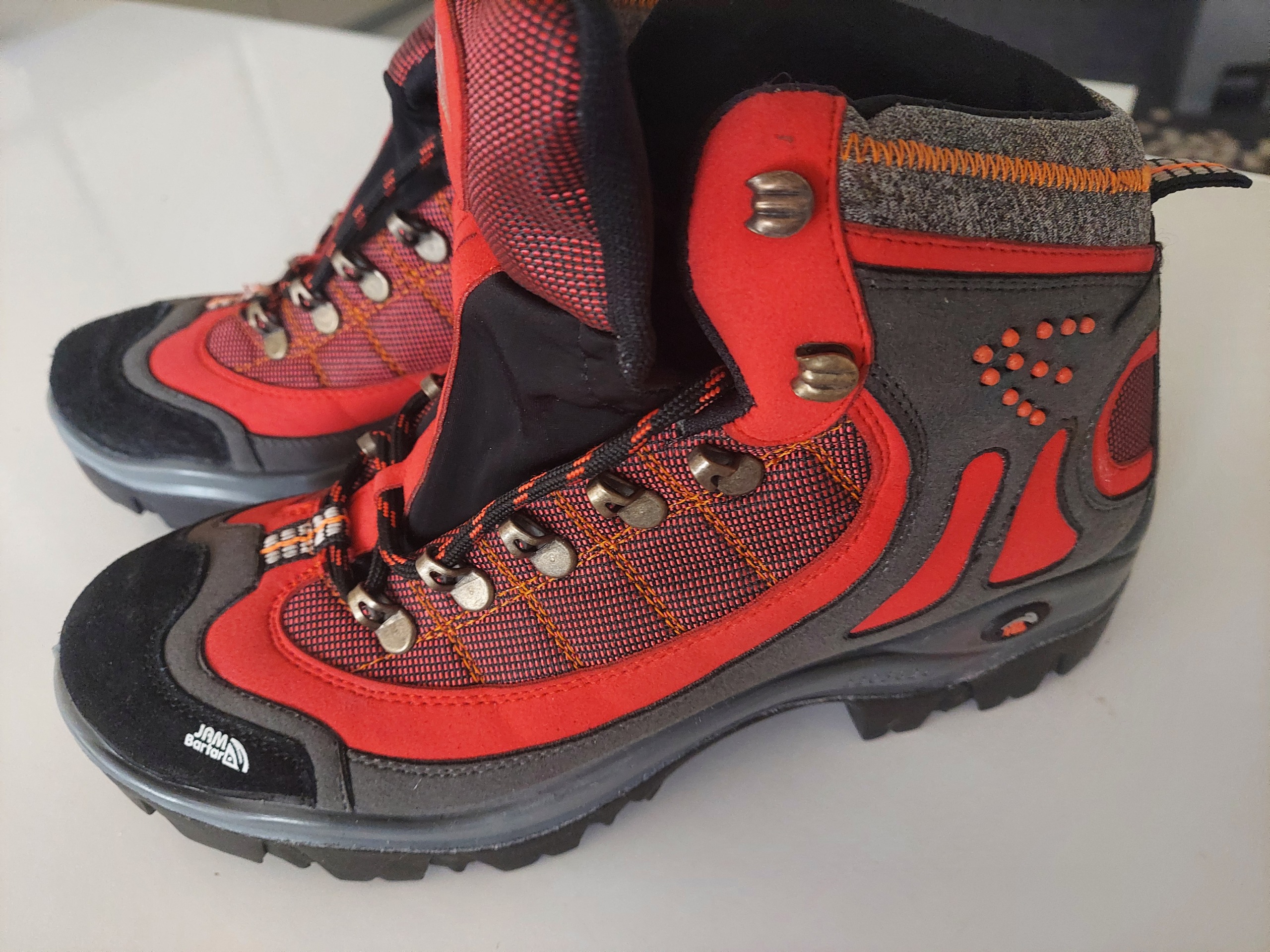 کفش کوهنوردی جام برتر 42