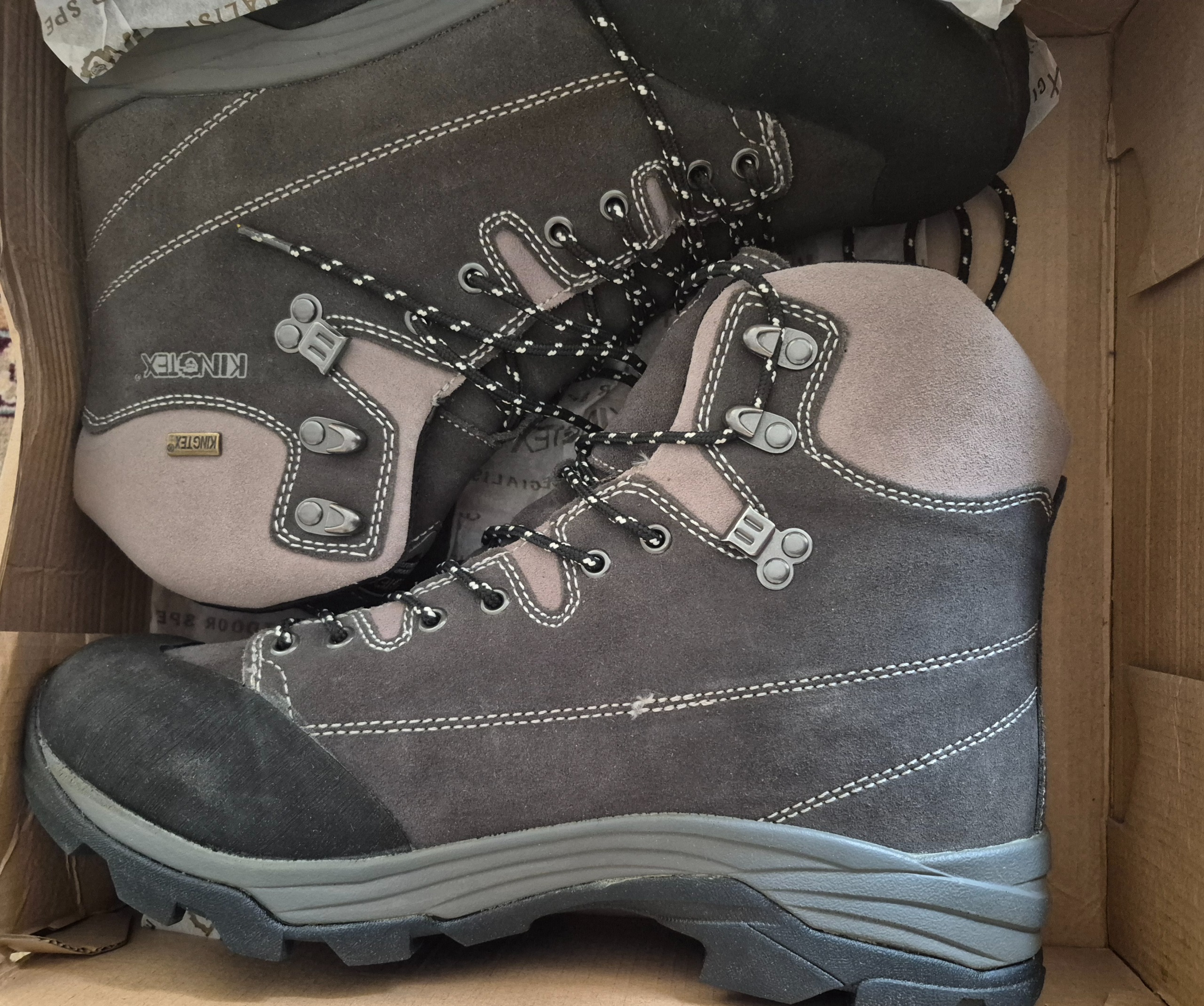 کفش کوهنوردی کینگ تکس