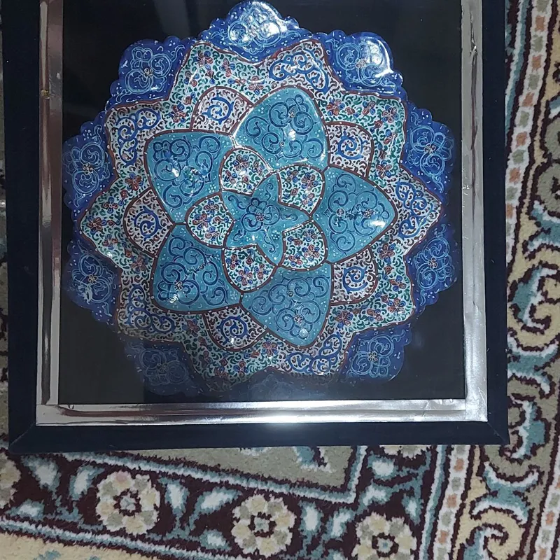 بشقاب مینا کاری قاب شده