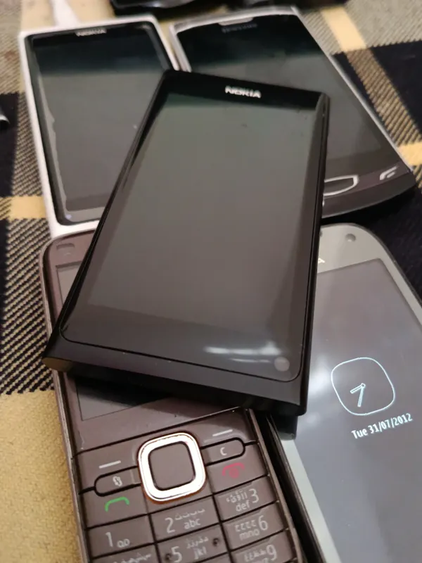 نوکیا N9 (بعنوان خاموش)