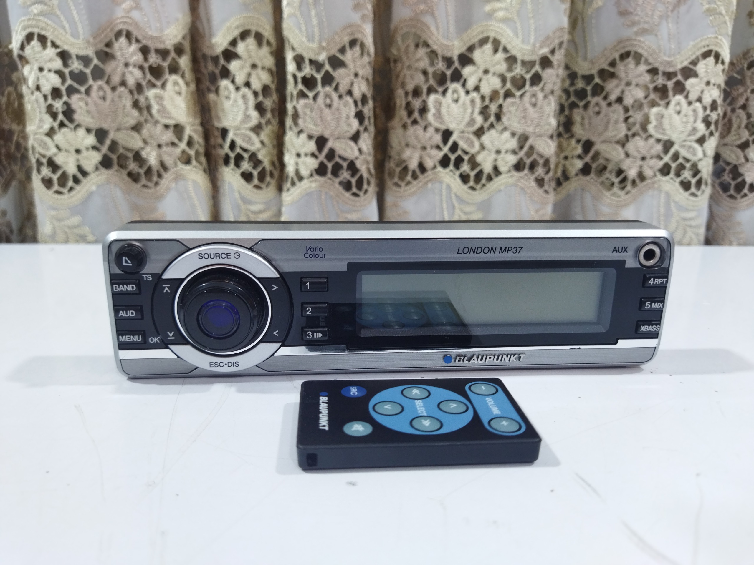 پنل و کنترل بلاپونکت mp37