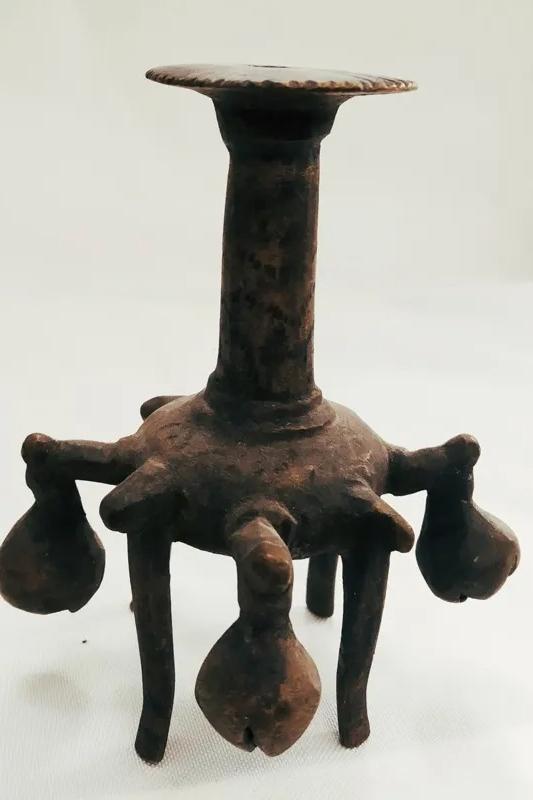 سرمه دان قدیمی، زنگوله دار