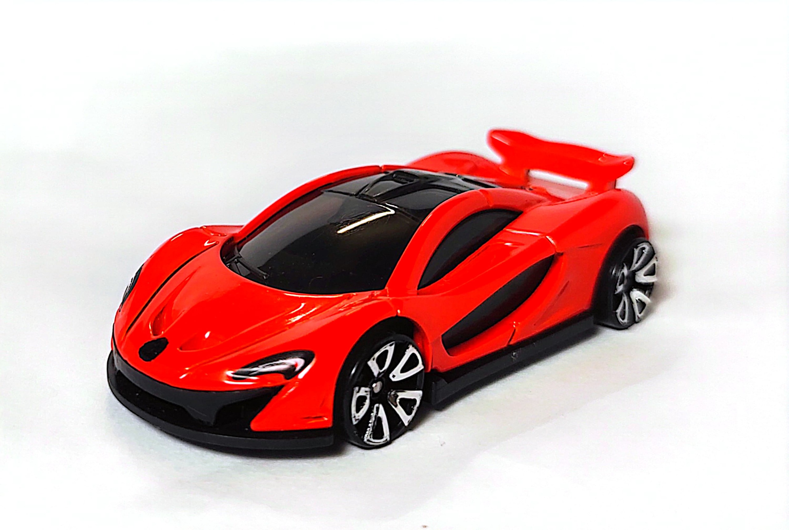 ماشین مکلارن LR McLaren P1