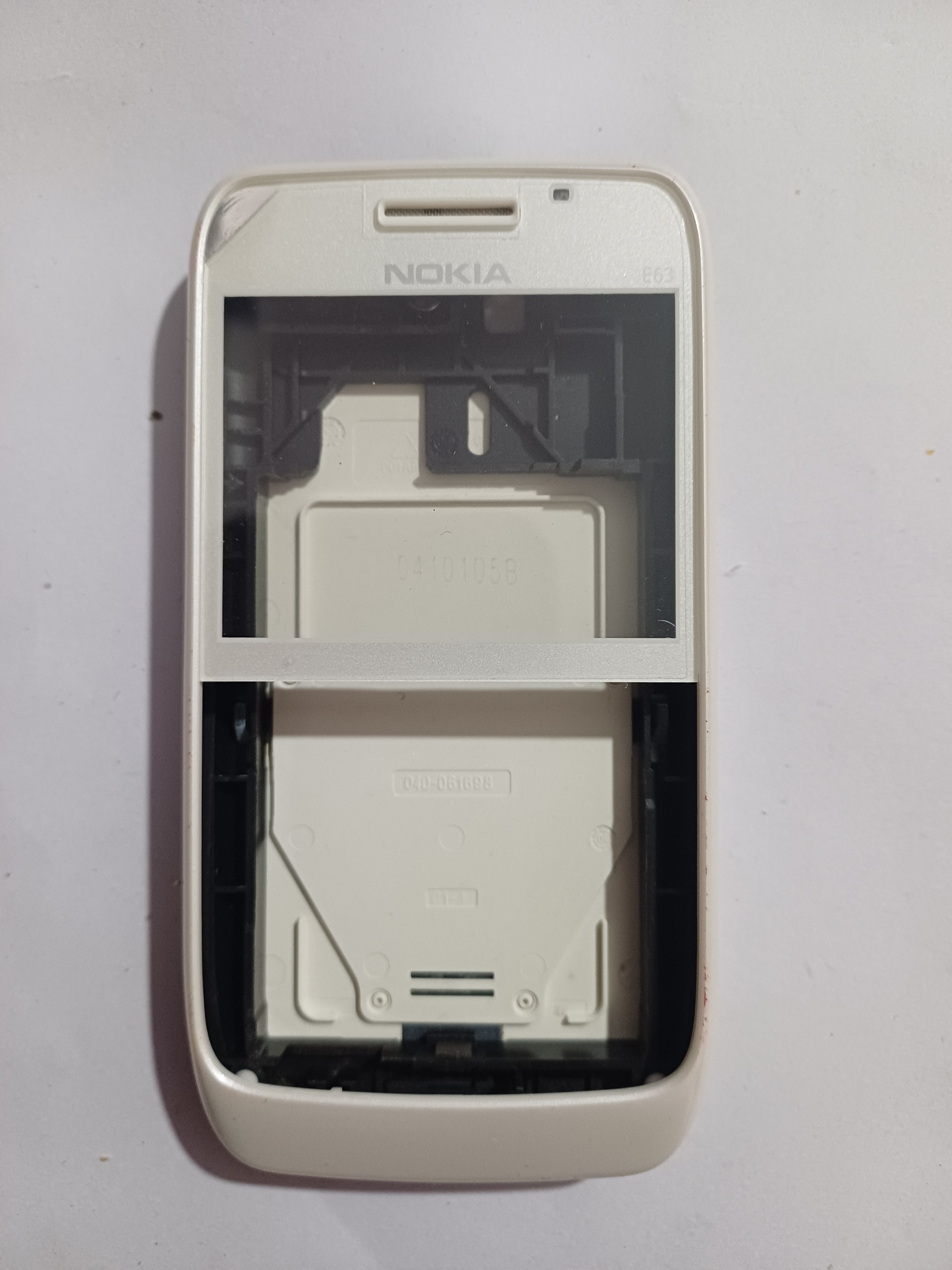 قاب نوکیا E63 بدون صفحه کلید در حد نو