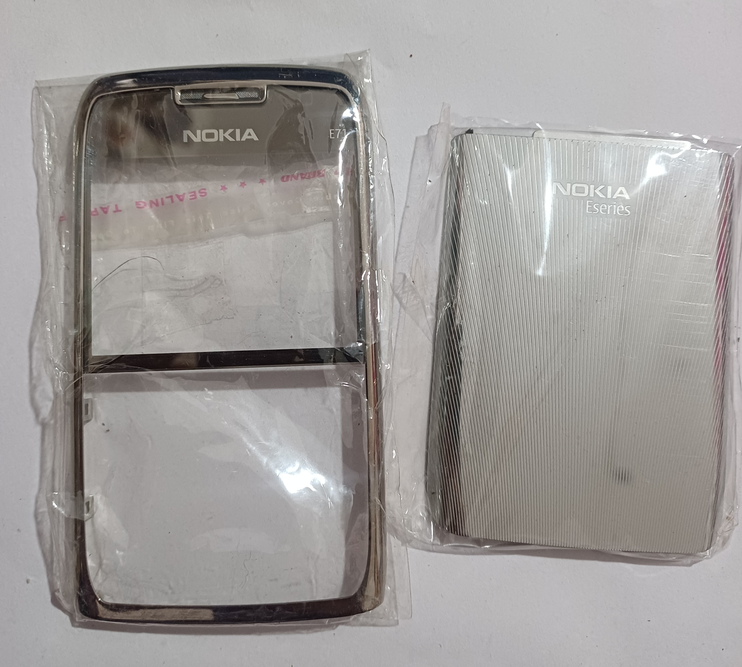قاب جلو و درب پشت نوکیا E71