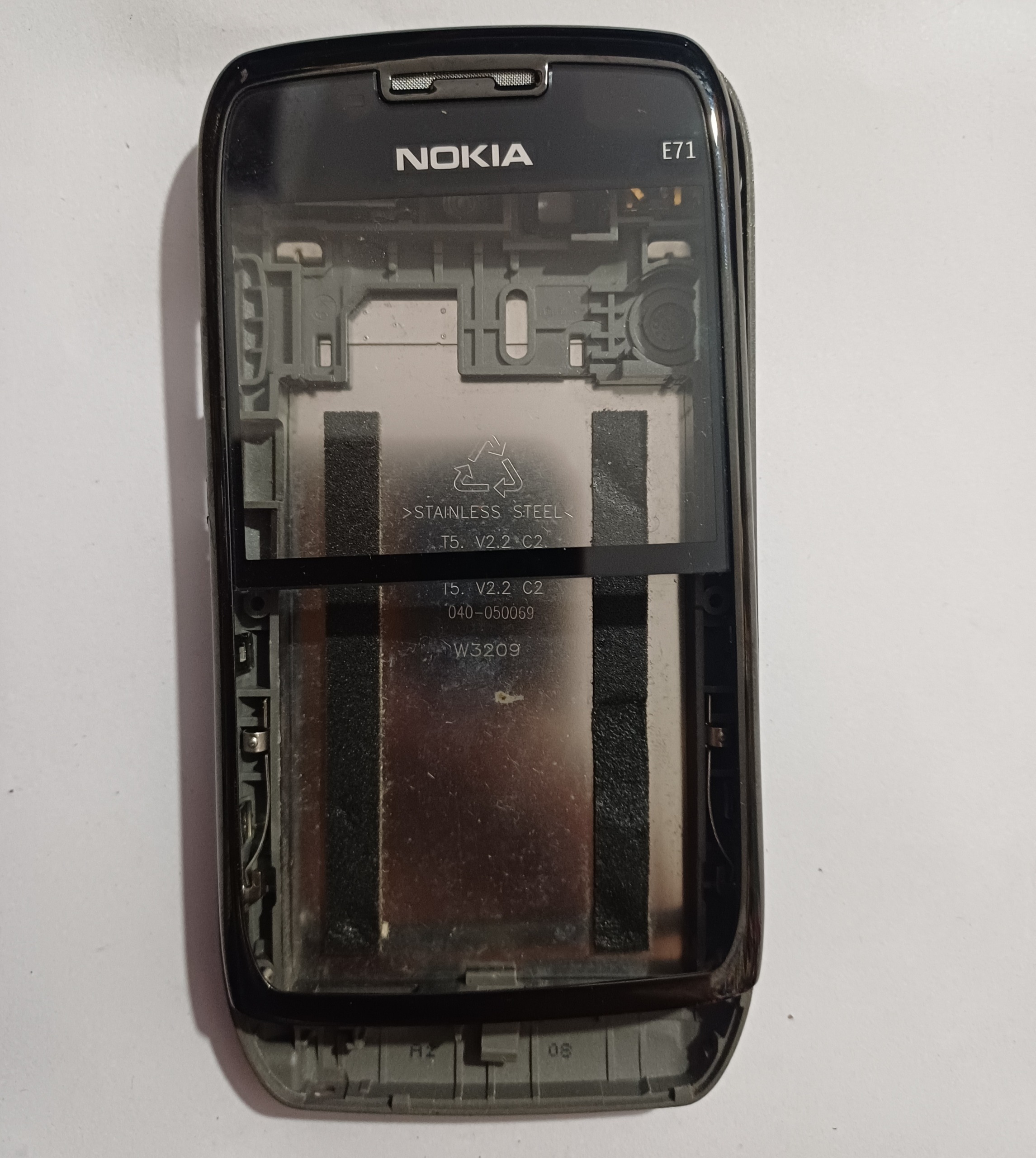 قاب ناقص نوکیا E71 طبق عکس