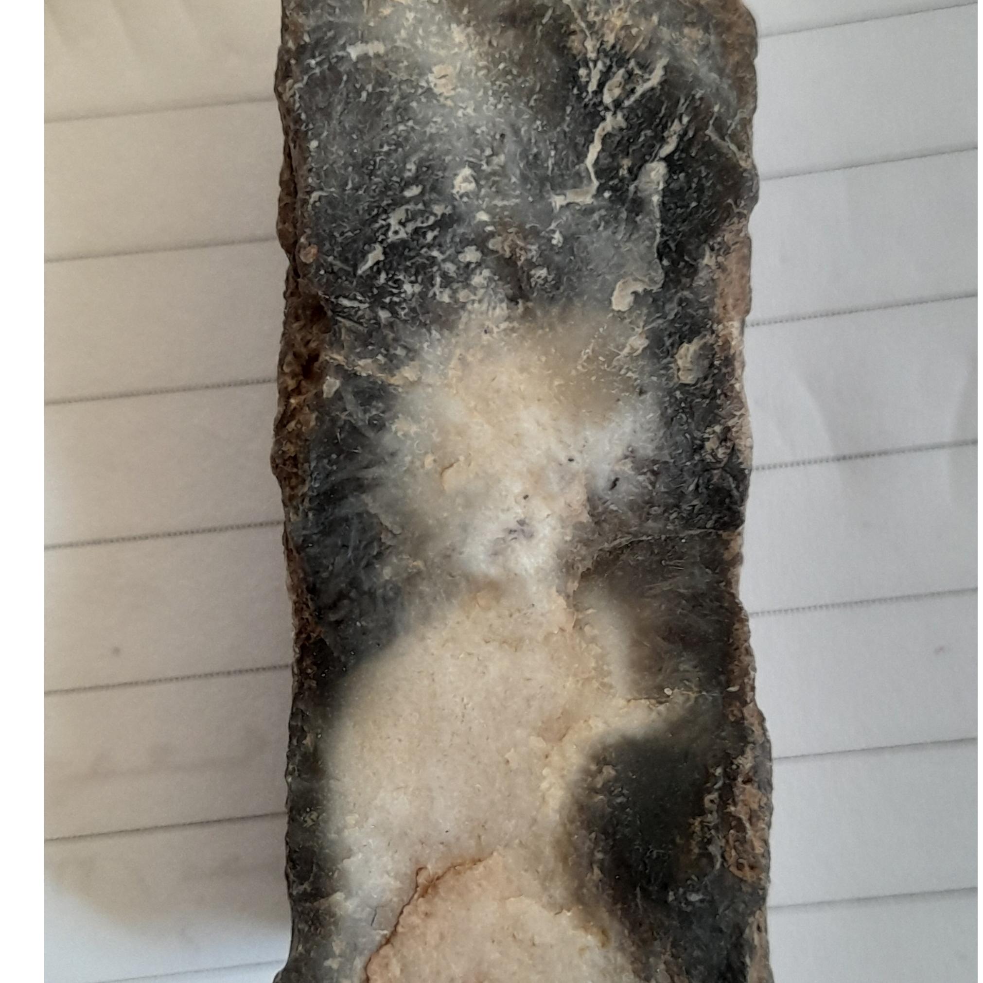 سنگ جن کاملا طبیعی و شکل موکل