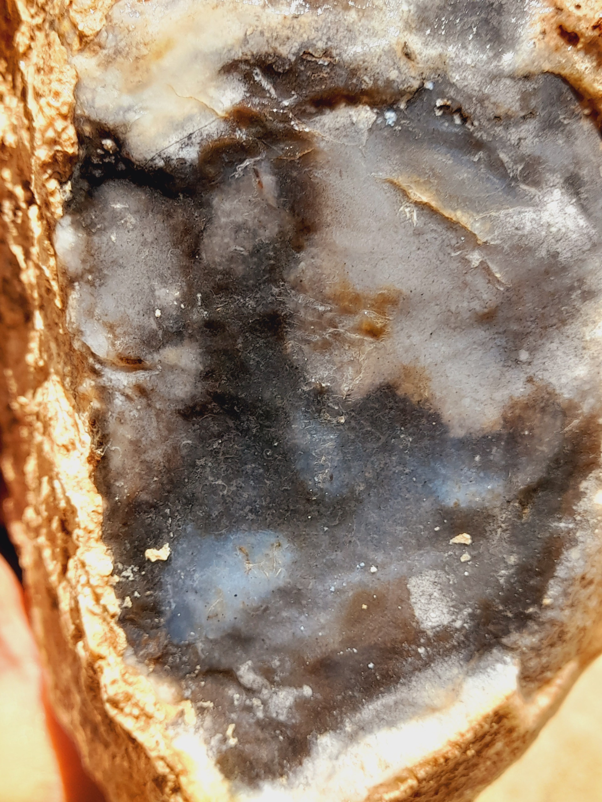 سنگ بزرگ مناسب پیکر تراشی