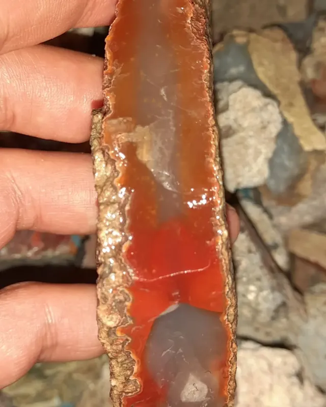 سنگ عقیق سرخ خوش رنگ