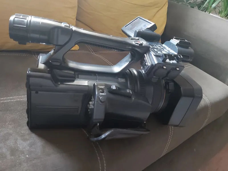 دوربین فیلمبرداری سونیax2000