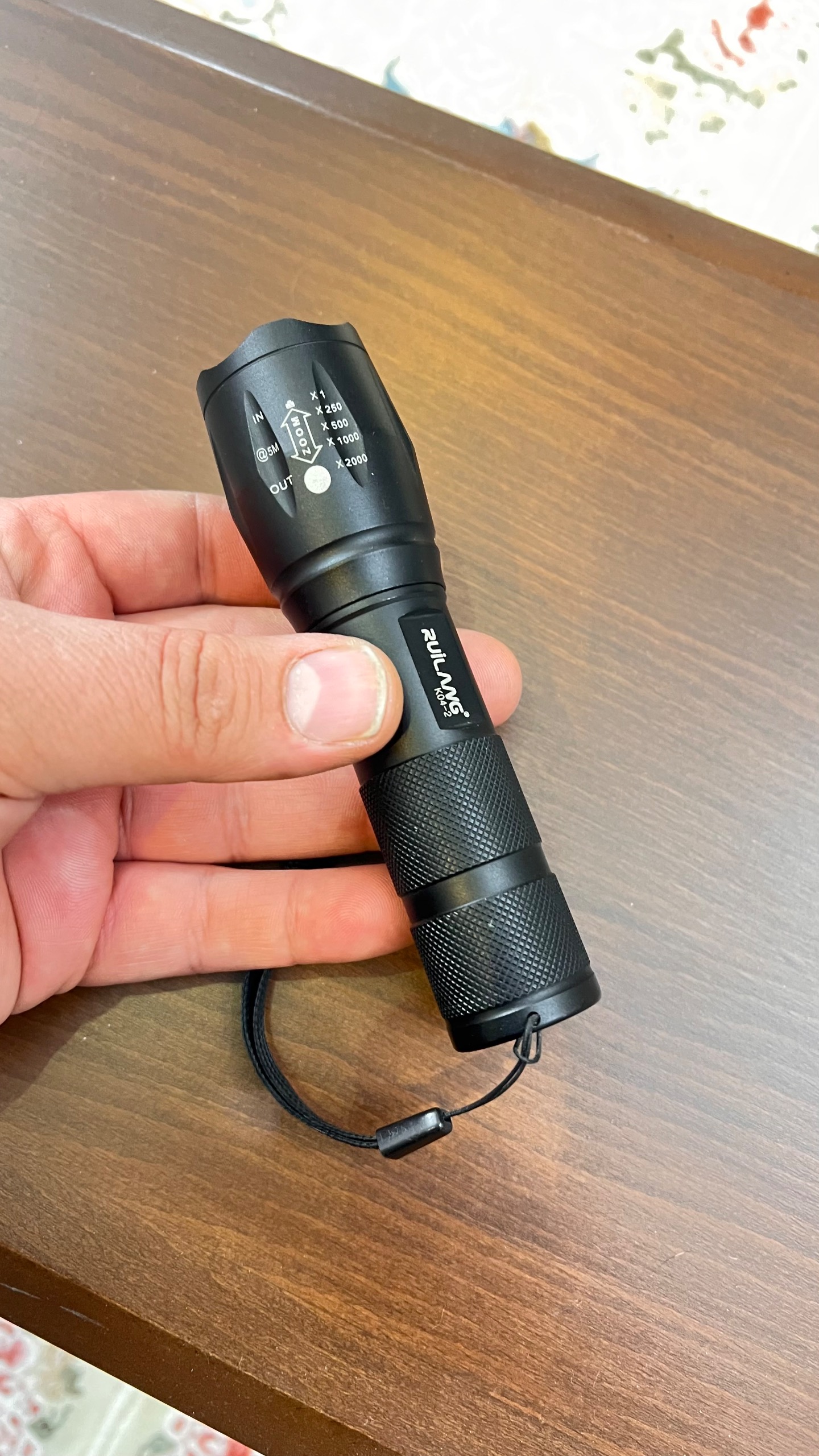 چراغ قوه شارژی دو حالته ماورا بنفش و نور سفید