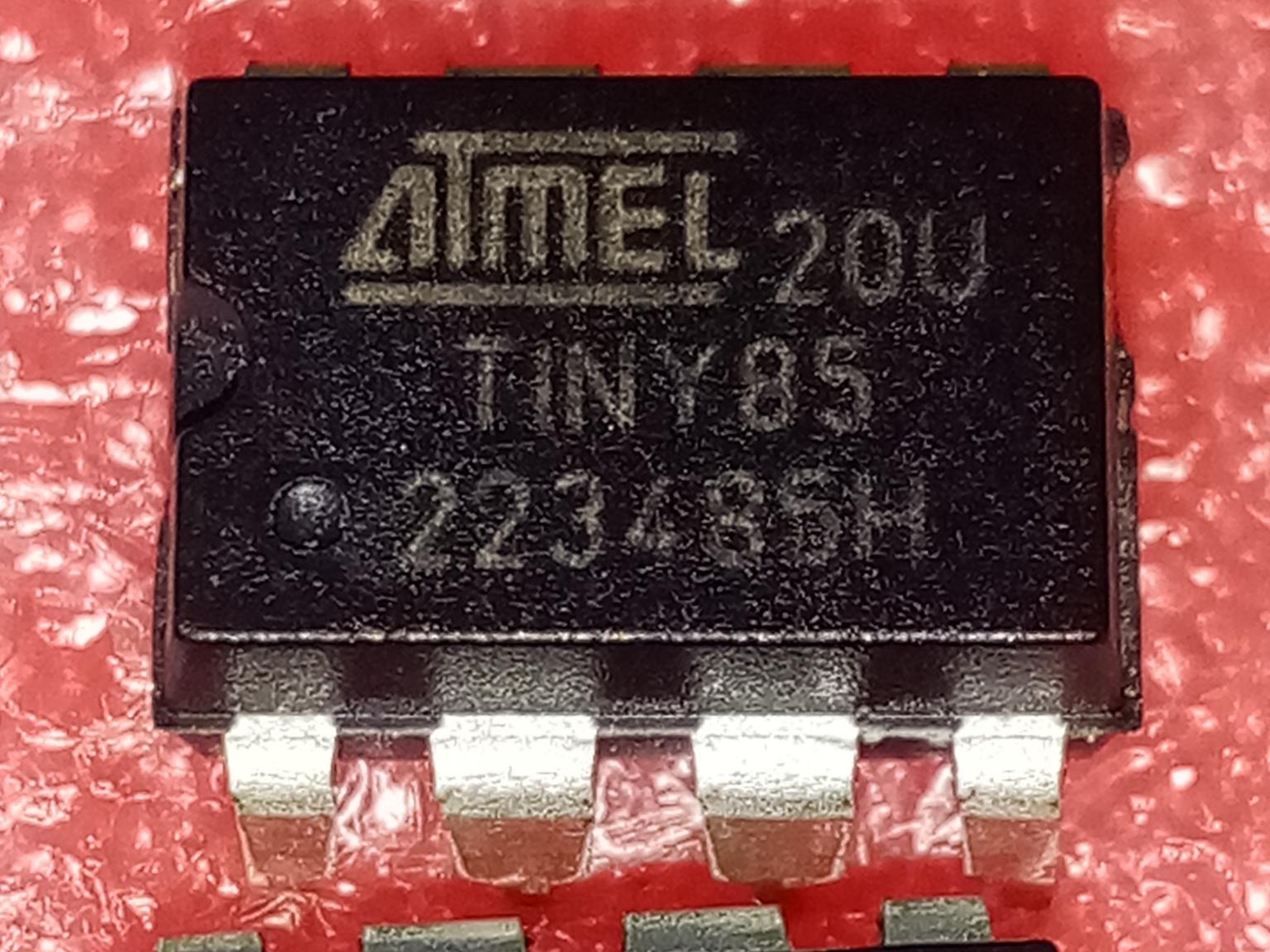 میکرو کنترلر ATtiny85