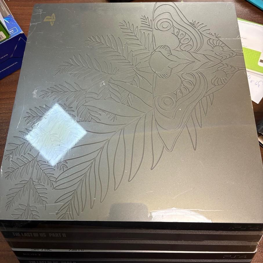 PS4 Pro The Last of Us Part II