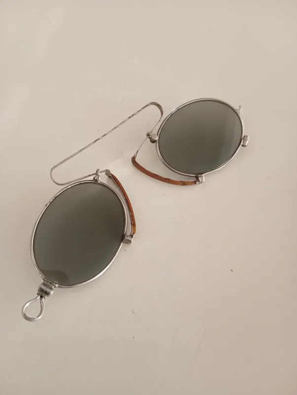 عینک قدیمی دسته عصایی قدمت بالای 100سال