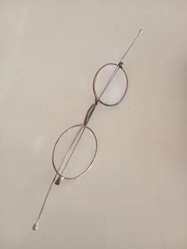 عینک قدیمی کلکسیونی و قدمت دار