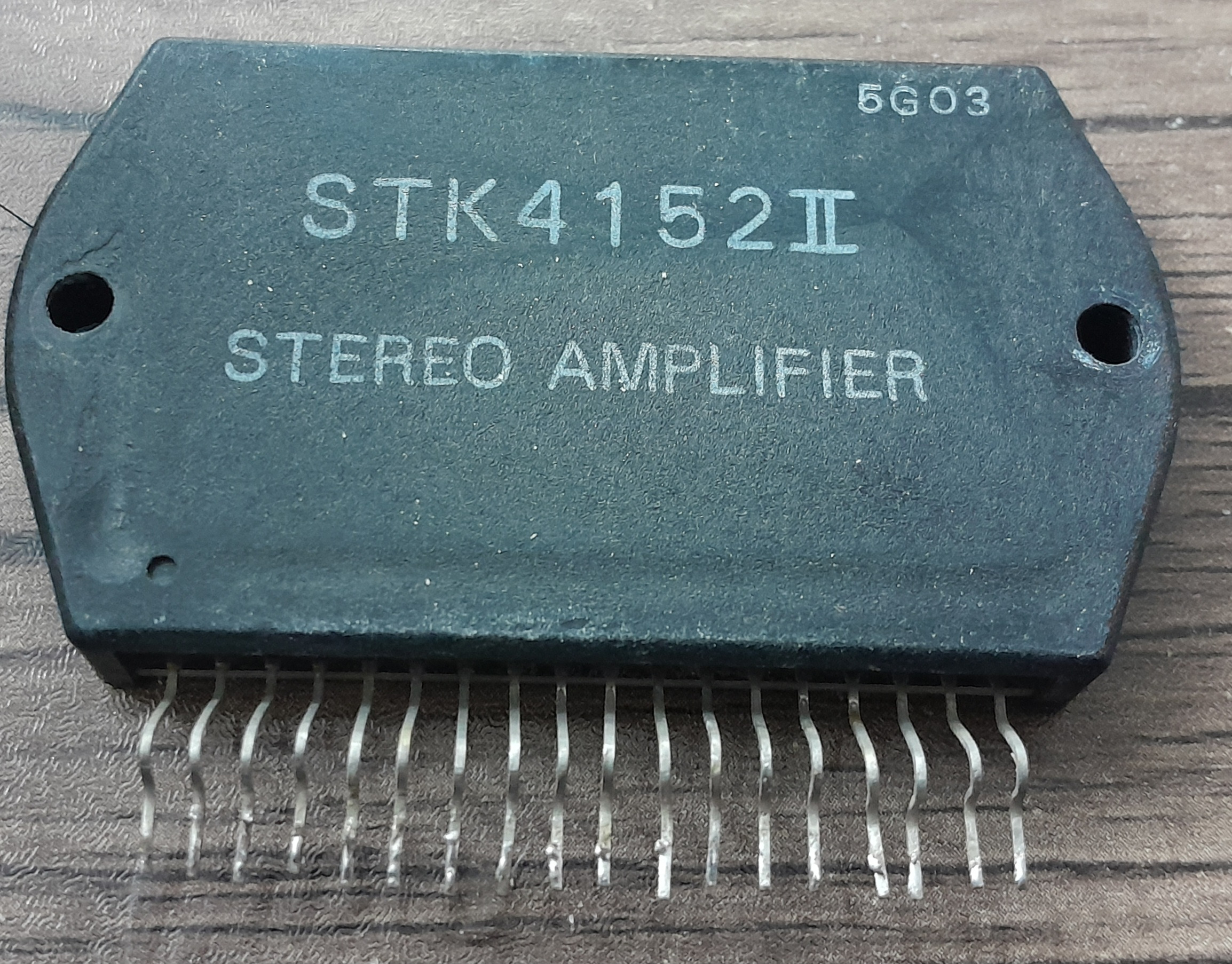آمپلی فایر STK4152II