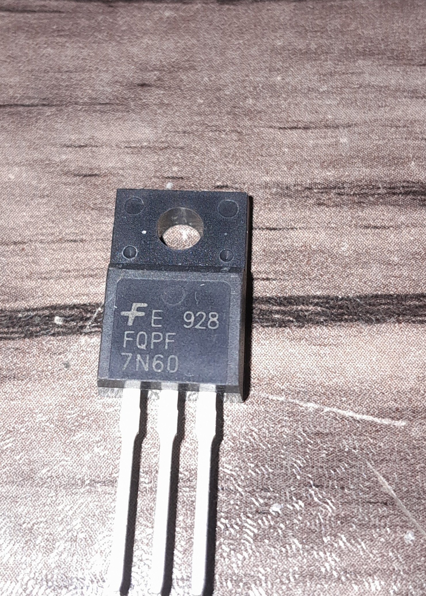 ماسفت FQFP7N60 FAIRCHILD ( 3عدد)