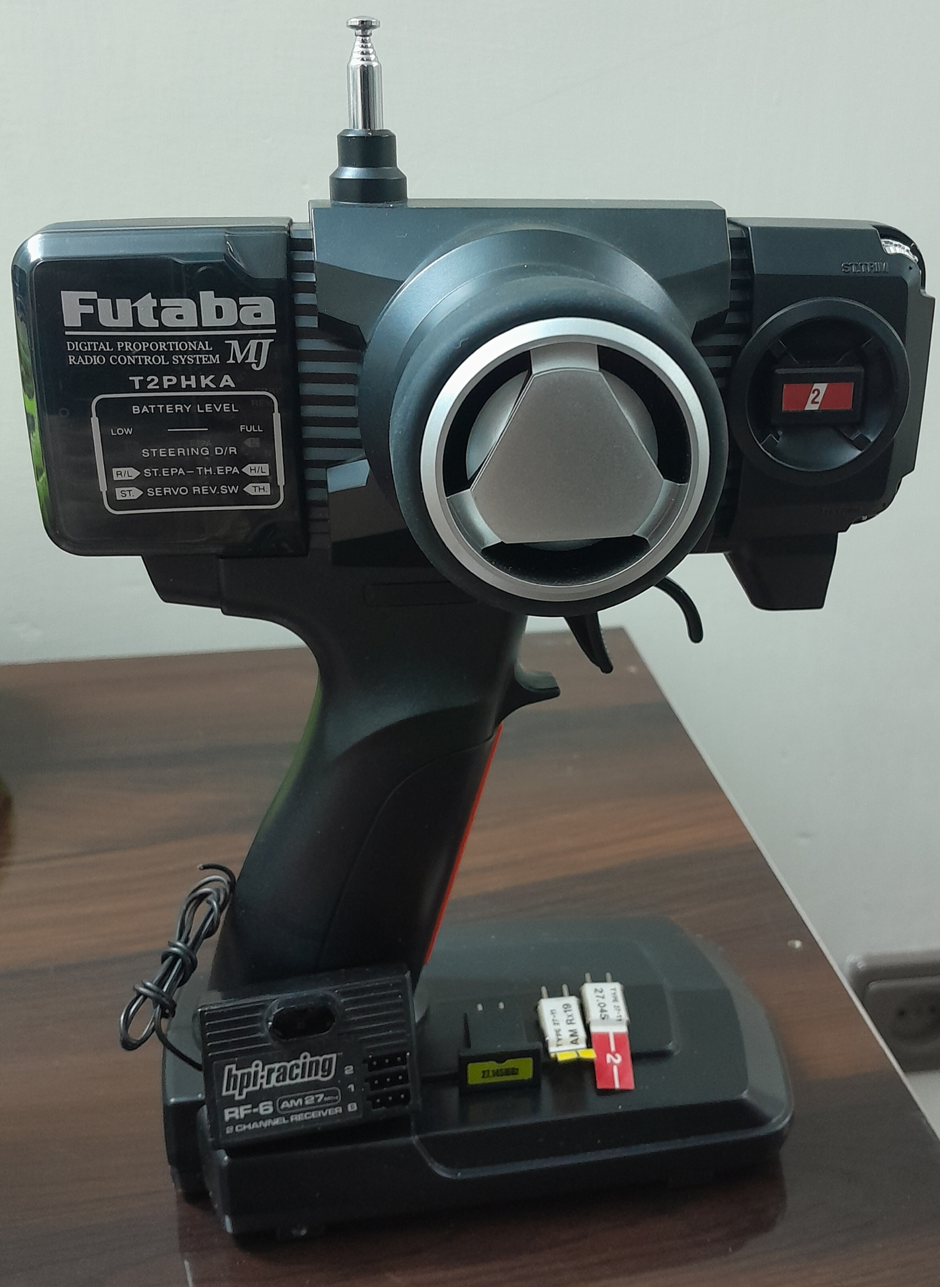 کنترلر فرکانسی فوتابا (AM) FUTABA T2PHKA