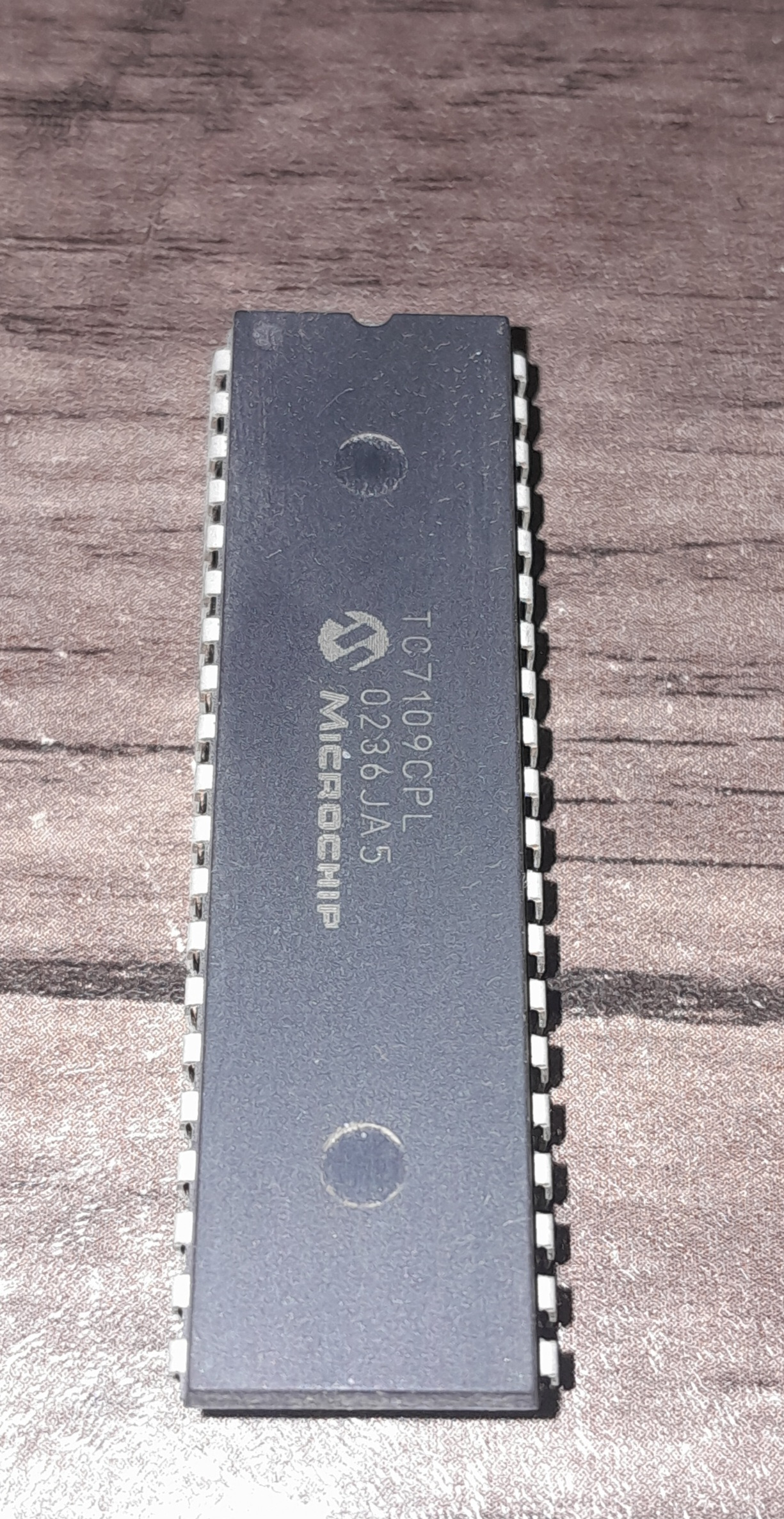 ای سی ICL7109CPL ریفر