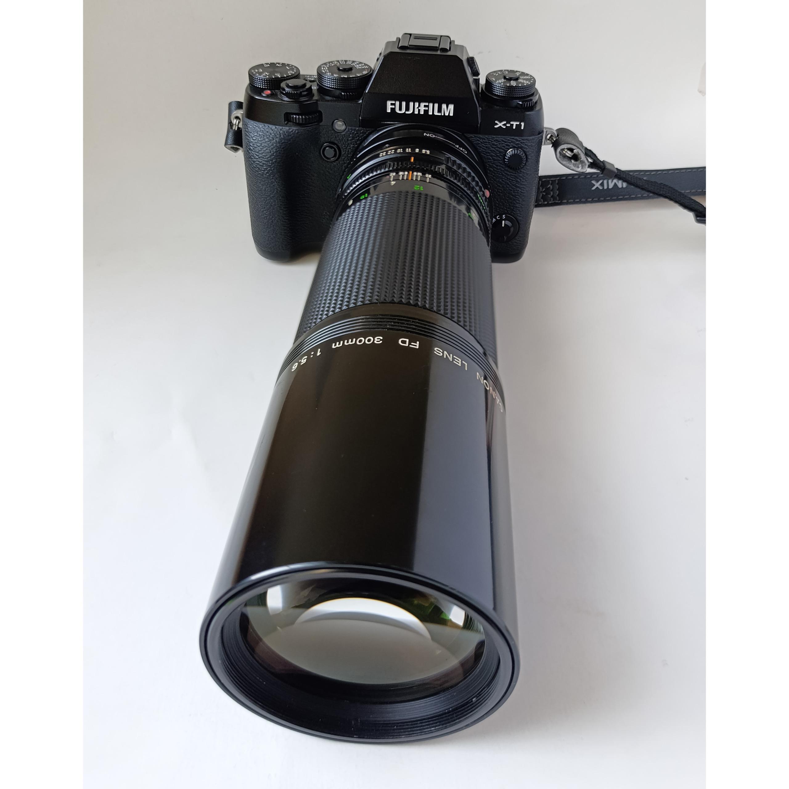 لنز Canon FD 300mm f5.6 همراه مبدل فوجی