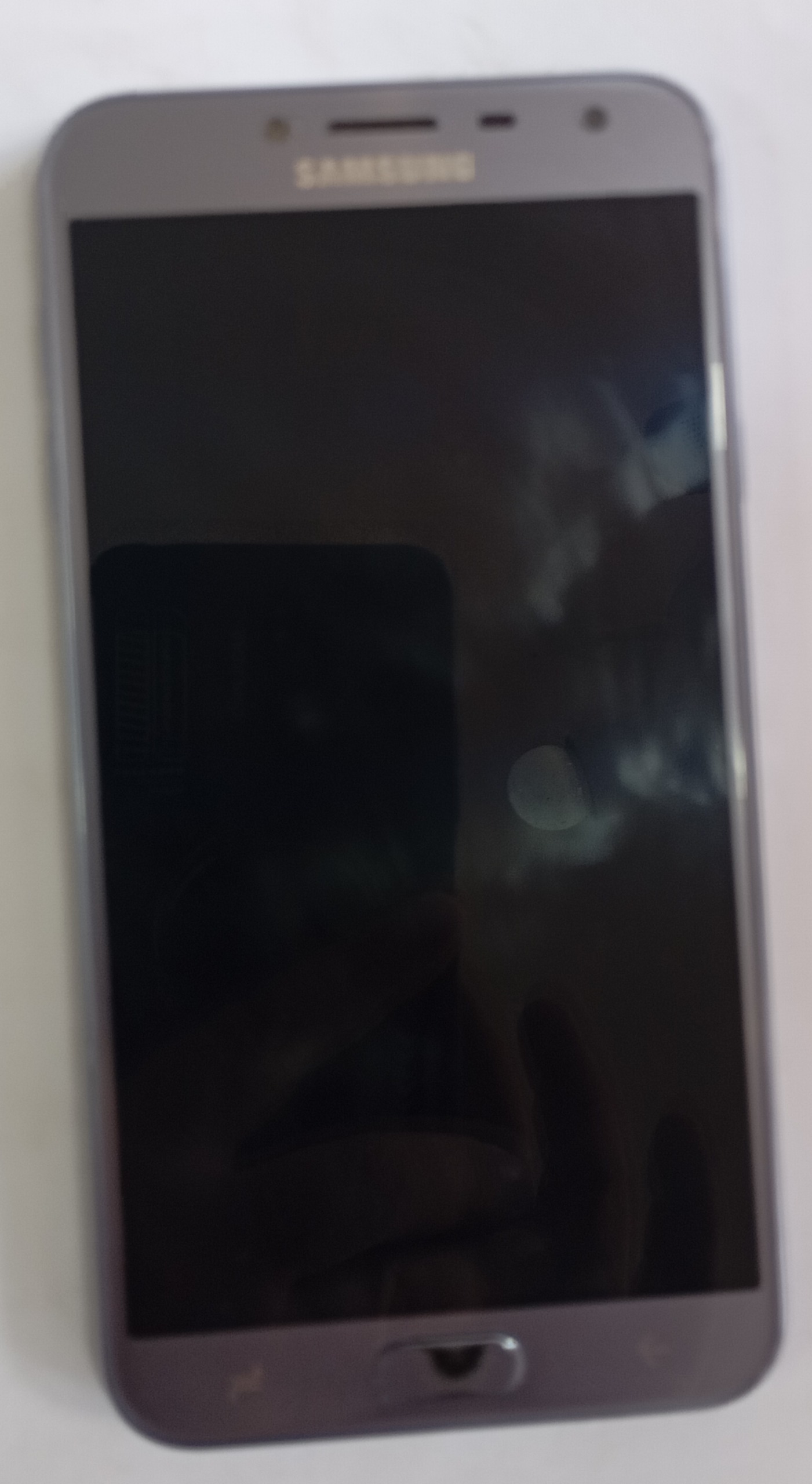 گوشی موبایل سامسونگ مدل Galaxy J4 دارای جعبه معیوب