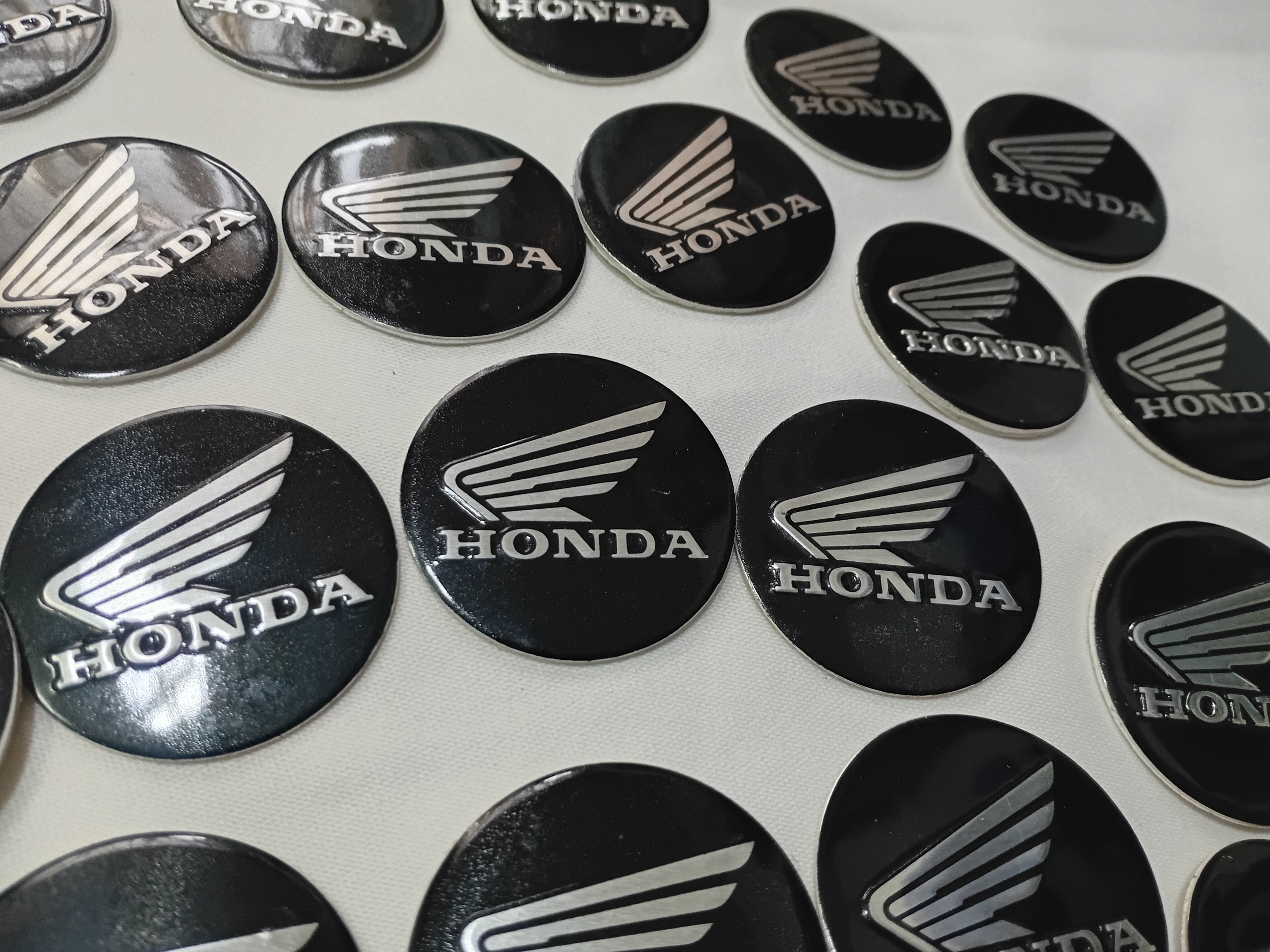 20 عدد آرم فلزی موتور طرح HONDA