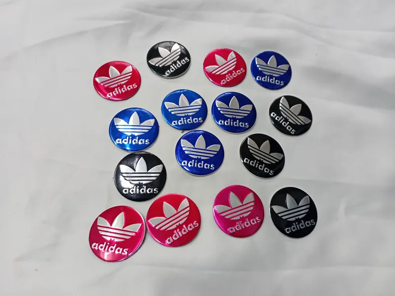 15 عدد آرم فلزی طرح آدیداس رنگ مختلف
